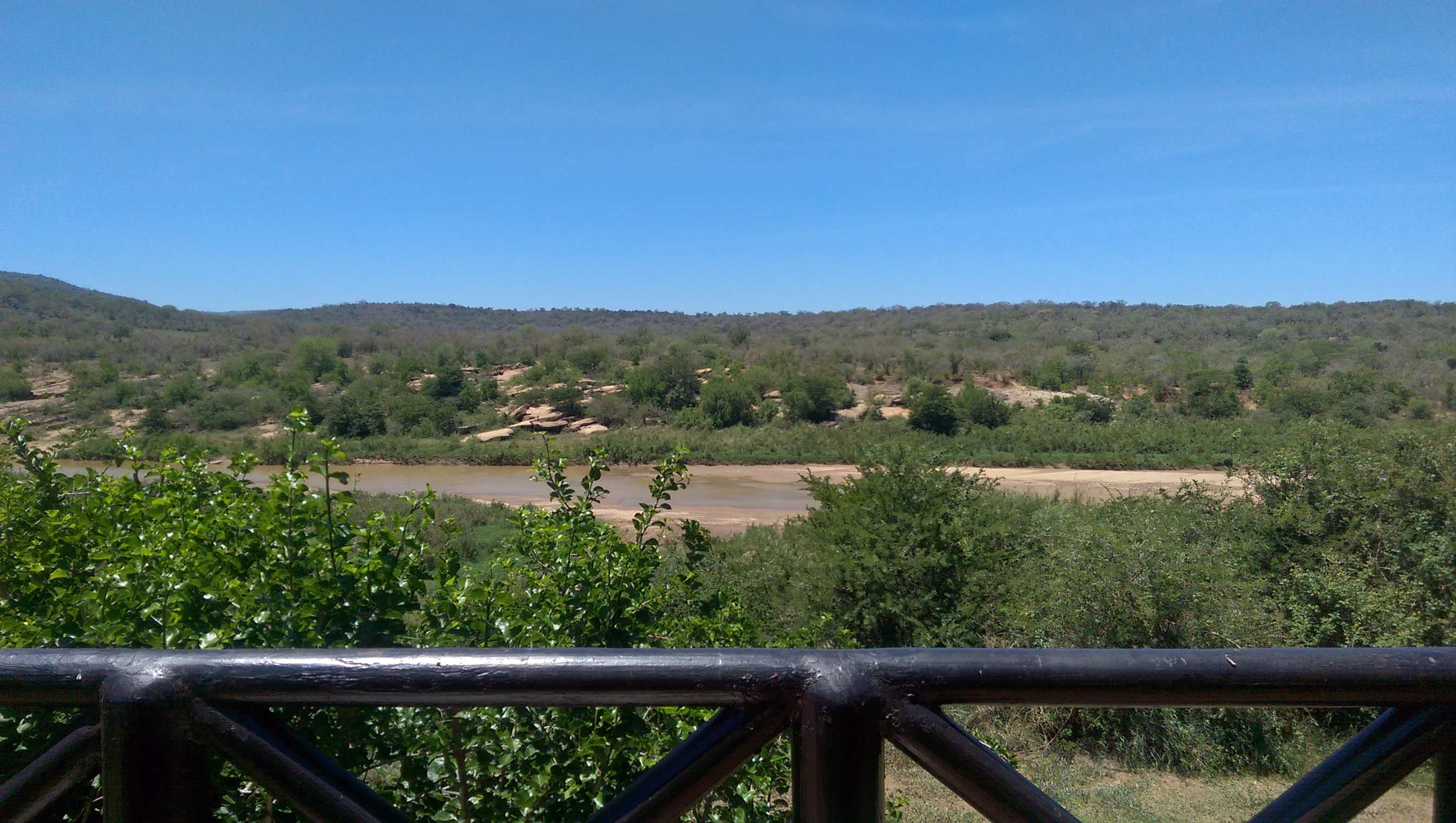 Gqoyeni-Bush-Lodge-Hluhluwe-Umfolozi-Game-Reserve-South-Africa-View-of-River-Uncropped